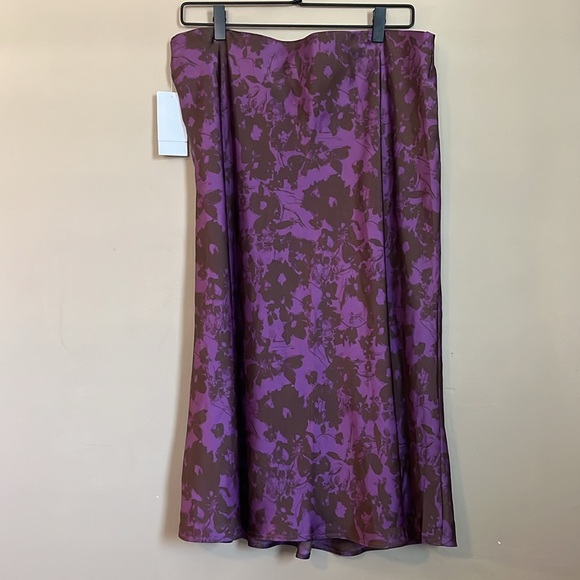 Purple and brown floral print slip skirt - Picture 2 of 3